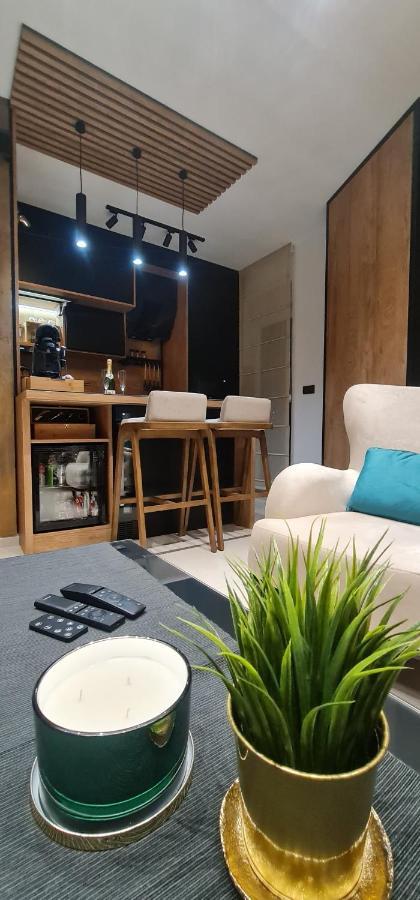 Design Apartment Platinium Spa Lux 5 Star "Havana" Completely Private Wellness & Spa Free Included Sauna & Jacuzzi & Salt Wall & Fire Place & 3D Ceilings & Business Wifi & Netflix & Keyless Code Entry & Full Smart App & Secure 2 Parking Place Чуприя Екстер'єр фото