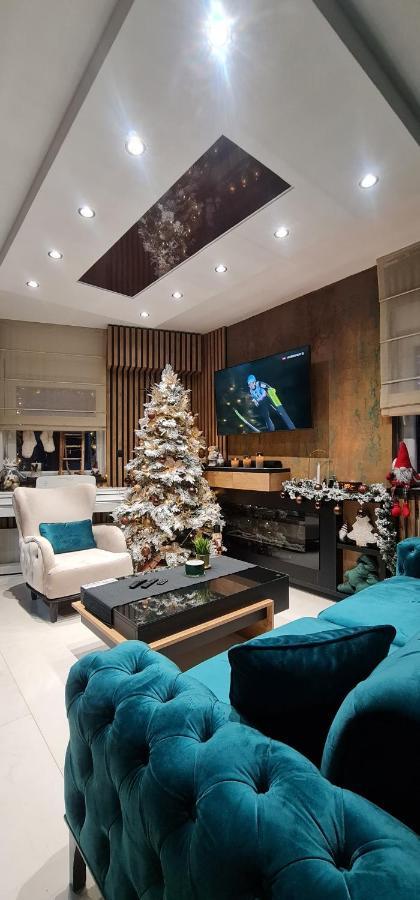 Design Apartment Platinium Spa Lux 5 Star "Havana" Completely Private Wellness & Spa Free Included Sauna & Jacuzzi & Salt Wall & Fire Place & 3D Ceilings & Business Wifi & Netflix & Keyless Code Entry & Full Smart App & Secure 2 Parking Place Чуприя Екстер'єр фото
