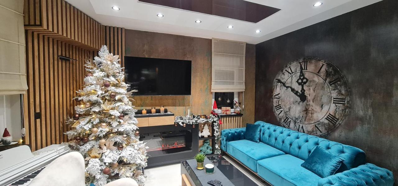 Design Apartment Platinium Spa Lux 5 Star "Havana" Completely Private Wellness & Spa Free Included Sauna & Jacuzzi & Salt Wall & Fire Place & 3D Ceilings & Business Wifi & Netflix & Keyless Code Entry & Full Smart App & Secure 2 Parking Place Чуприя Екстер'єр фото
