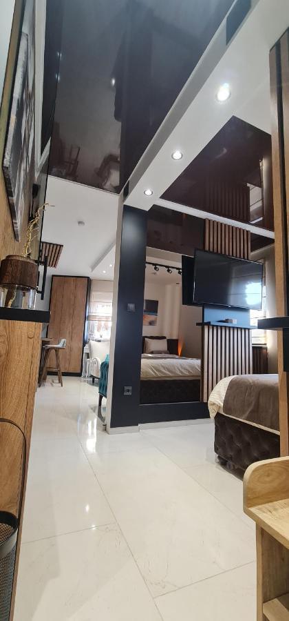 Design Apartment Platinium Spa Lux 5 Star "Havana" Completely Private Wellness & Spa Free Included Sauna & Jacuzzi & Salt Wall & Fire Place & 3D Ceilings & Business Wifi & Netflix & Keyless Code Entry & Full Smart App & Secure 2 Parking Place Чуприя Екстер'єр фото
