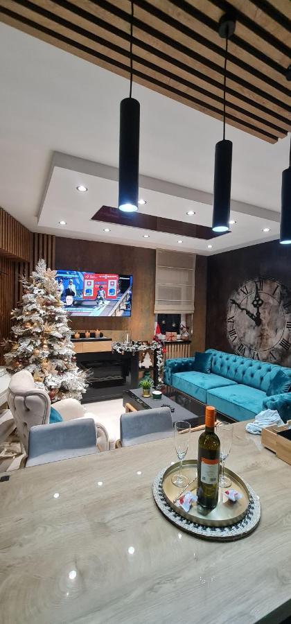Design Apartment Platinium Spa Lux 5 Star "Havana" Completely Private Wellness & Spa Free Included Sauna & Jacuzzi & Salt Wall & Fire Place & 3D Ceilings & Business Wifi & Netflix & Keyless Code Entry & Full Smart App & Secure 2 Parking Place Чуприя Екстер'єр фото