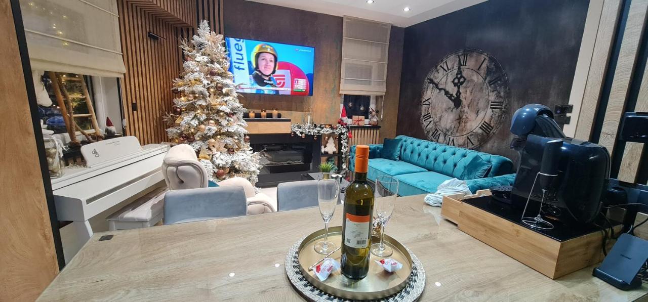 Design Apartment Platinium Spa Lux 5 Star "Havana" Completely Private Wellness & Spa Free Included Sauna & Jacuzzi & Salt Wall & Fire Place & 3D Ceilings & Business Wifi & Netflix & Keyless Code Entry & Full Smart App & Secure 2 Parking Place Чуприя Екстер'єр фото