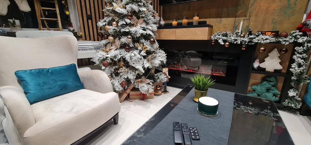 Design Apartment Platinium Spa Lux 5 Star "Havana" Completely Private Wellness & Spa Free Included Sauna & Jacuzzi & Salt Wall & Fire Place & 3D Ceilings & Business Wifi & Netflix & Keyless Code Entry & Full Smart App & Secure 2 Parking Place Чуприя Екстер'єр фото