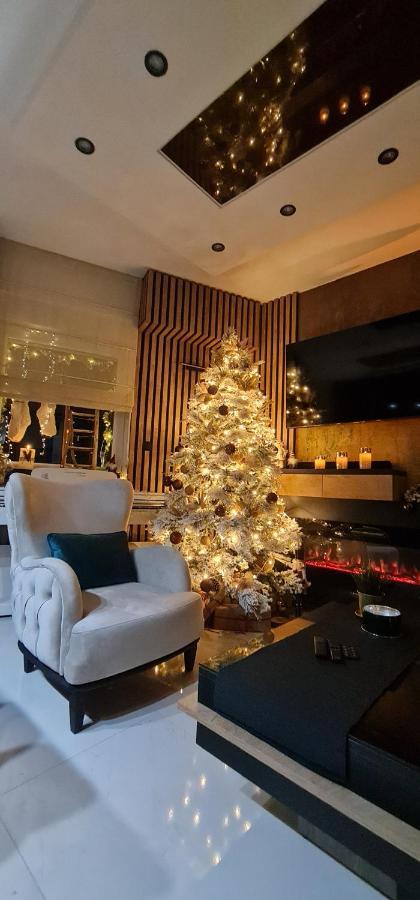 Design Apartment Platinium Spa Lux 5 Star "Havana" Completely Private Wellness & Spa Free Included Sauna & Jacuzzi & Salt Wall & Fire Place & 3D Ceilings & Business Wifi & Netflix & Keyless Code Entry & Full Smart App & Secure 2 Parking Place Чуприя Екстер'єр фото