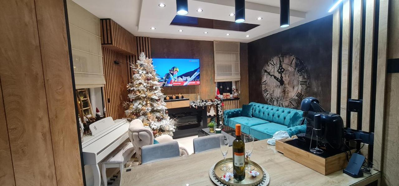 Design Apartment Platinium Spa Lux 5 Star "Havana" Completely Private Wellness & Spa Free Included Sauna & Jacuzzi & Salt Wall & Fire Place & 3D Ceilings & Business Wifi & Netflix & Keyless Code Entry & Full Smart App & Secure 2 Parking Place Чуприя Екстер'єр фото