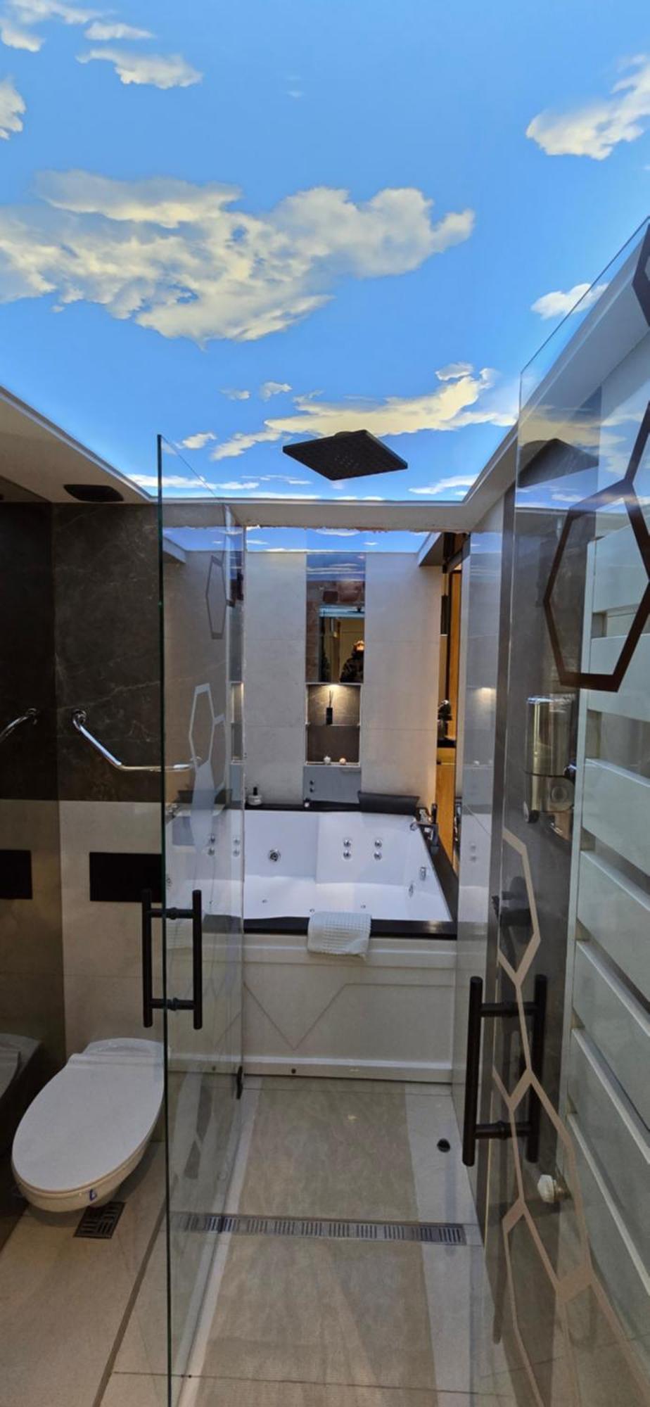 Design Apartment Platinium Spa Lux 5 Star "Havana" Completely Private Wellness & Spa Free Included Sauna & Jacuzzi & Salt Wall & Fire Place & 3D Ceilings & Business Wifi & Netflix & Keyless Code Entry & Full Smart App & Secure 2 Parking Place Чуприя Екстер'єр фото