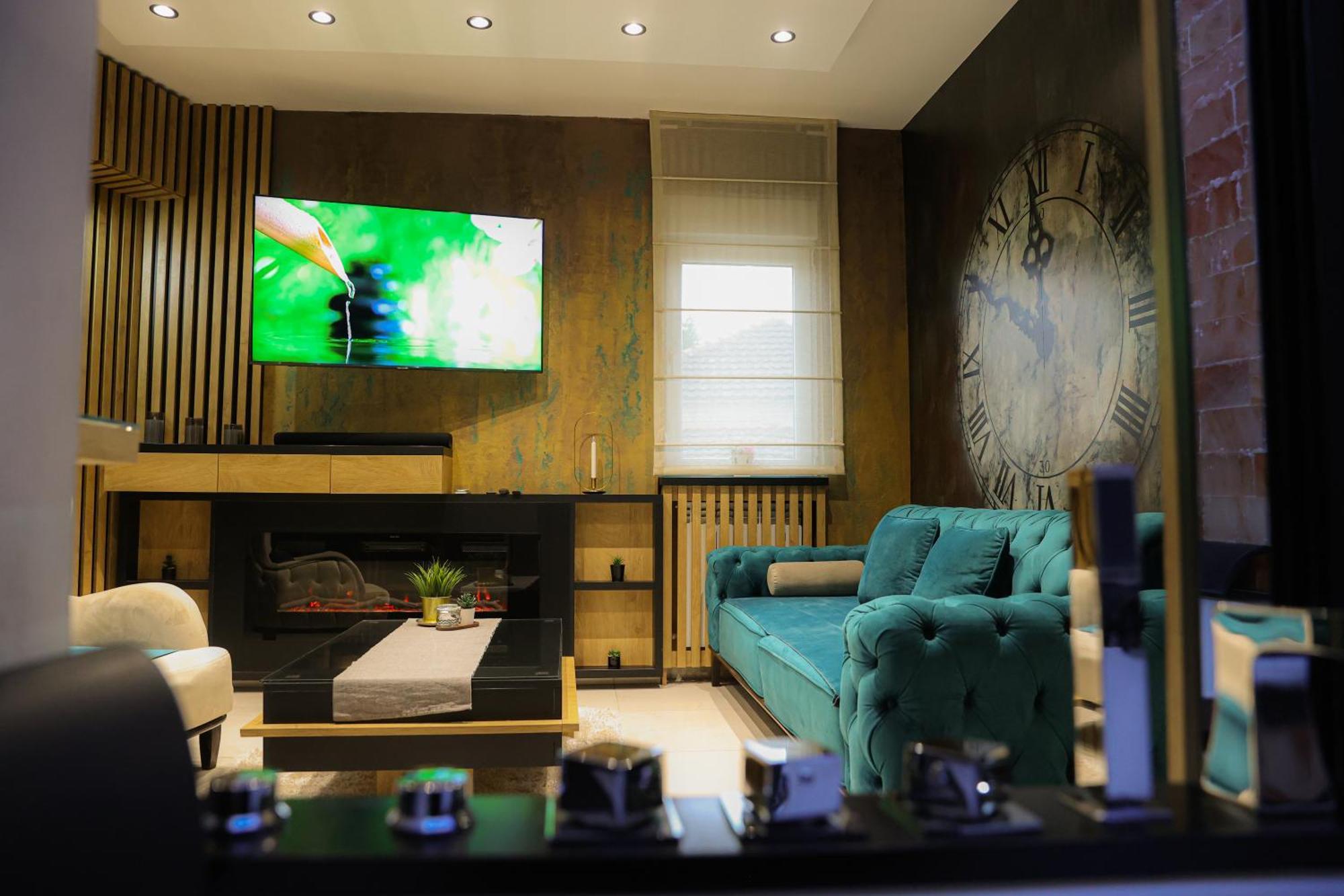 Design Apartment Platinium Spa Lux 5 Star "Havana" Completely Private Wellness & Spa Free Included Sauna & Jacuzzi & Salt Wall & Fire Place & 3D Ceilings & Business Wifi & Netflix & Keyless Code Entry & Full Smart App & Secure 2 Parking Place Чуприя Екстер'єр фото